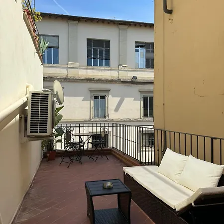Appartamento Mini Casa Con Terrazzo In Centro Firenze