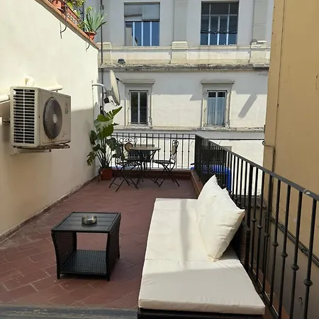 Mini Casa Con Terrazzo In Centro